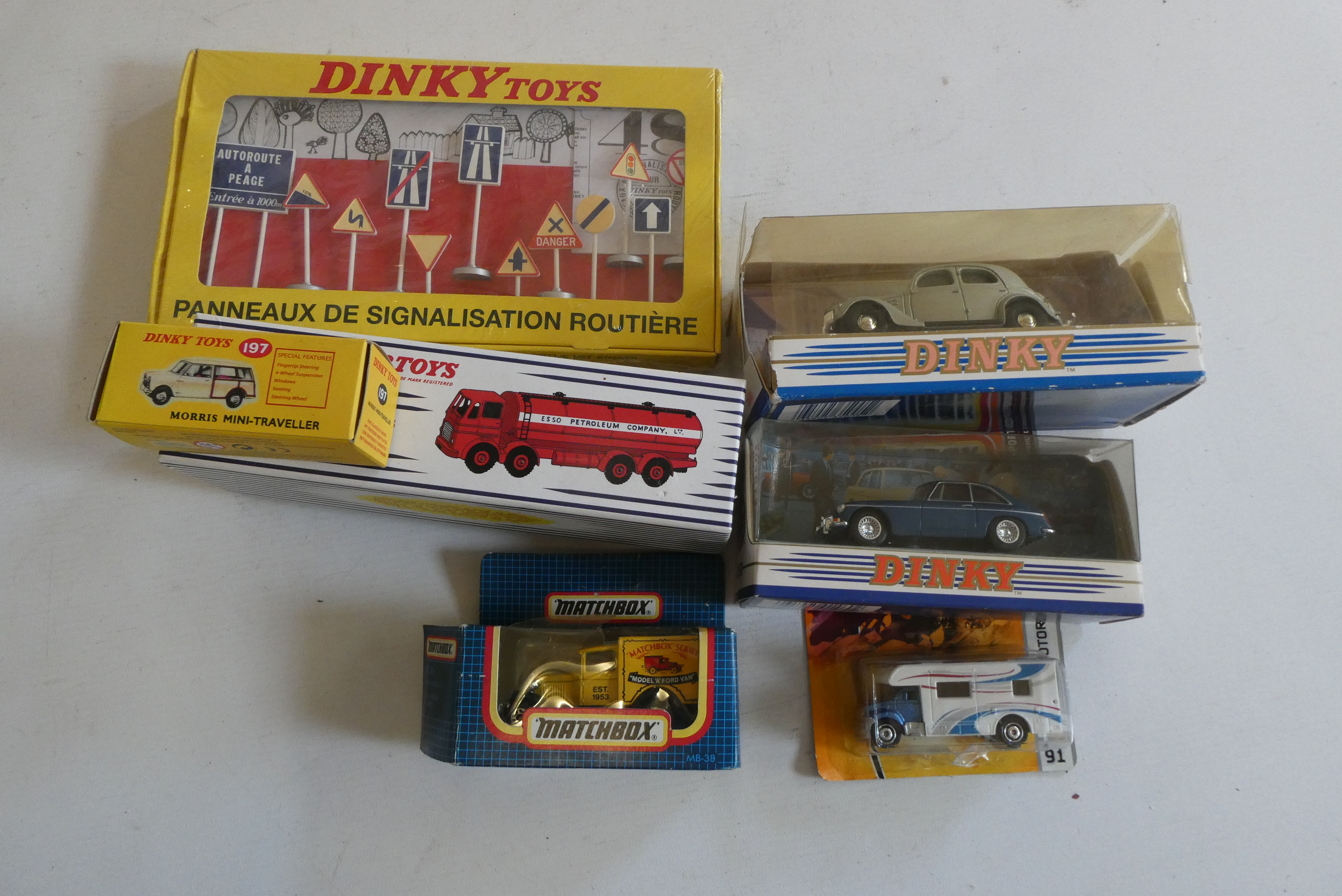 Atlas Editions Dinky vehicles comprising Leyland Tanker Image