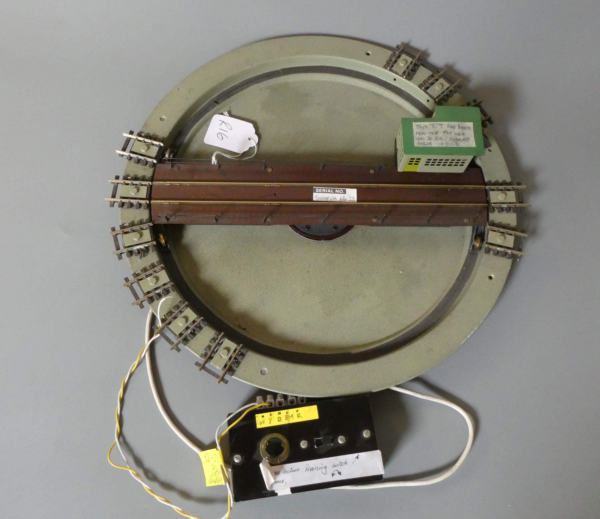 Fleischmann electric turntable with 11 out/in sections using Peco 00 gauge track (has been re-wired Image