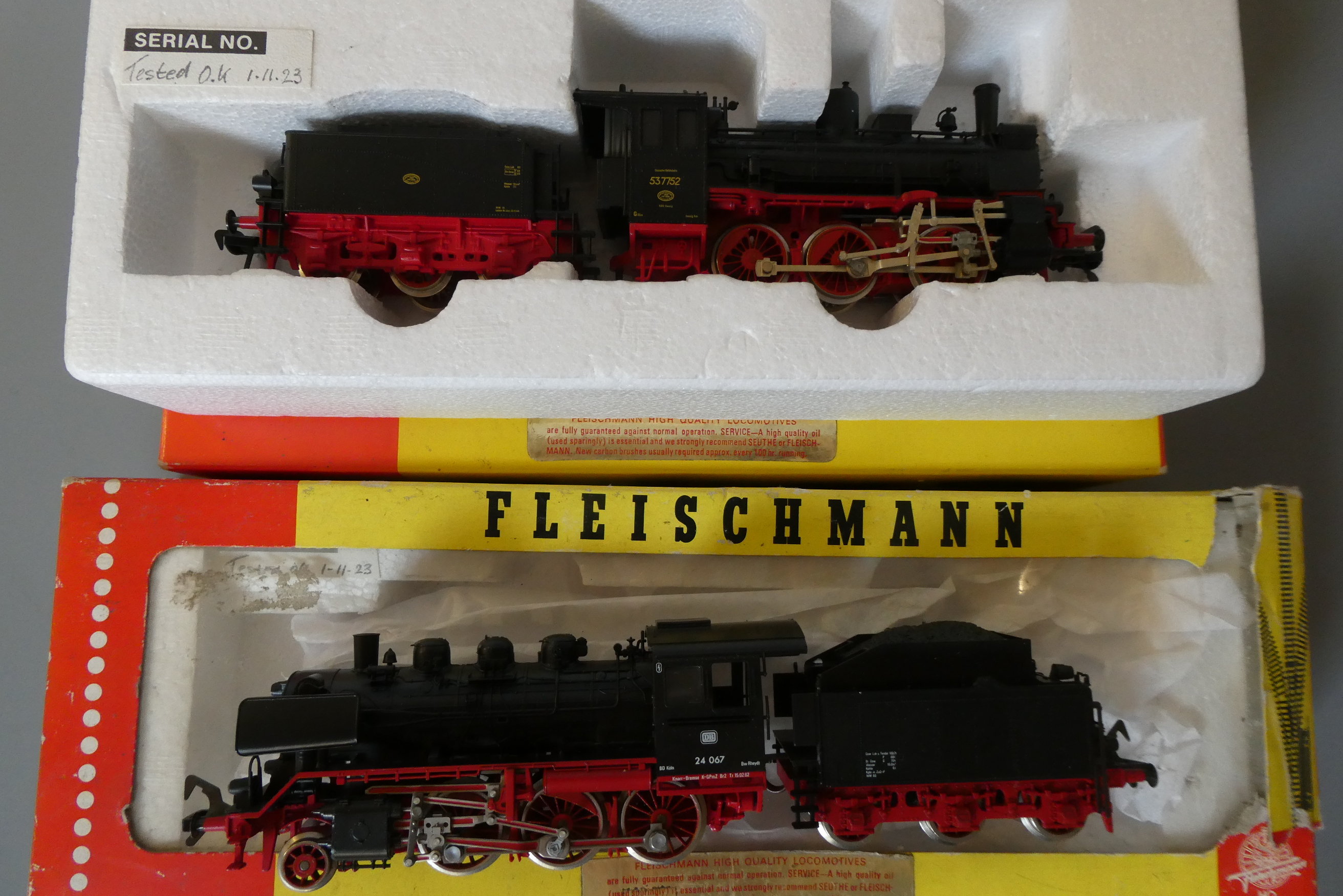 Fleischman Class 24 tender locomotive and class 53 tender locomotive, both items boxed, excellent Image