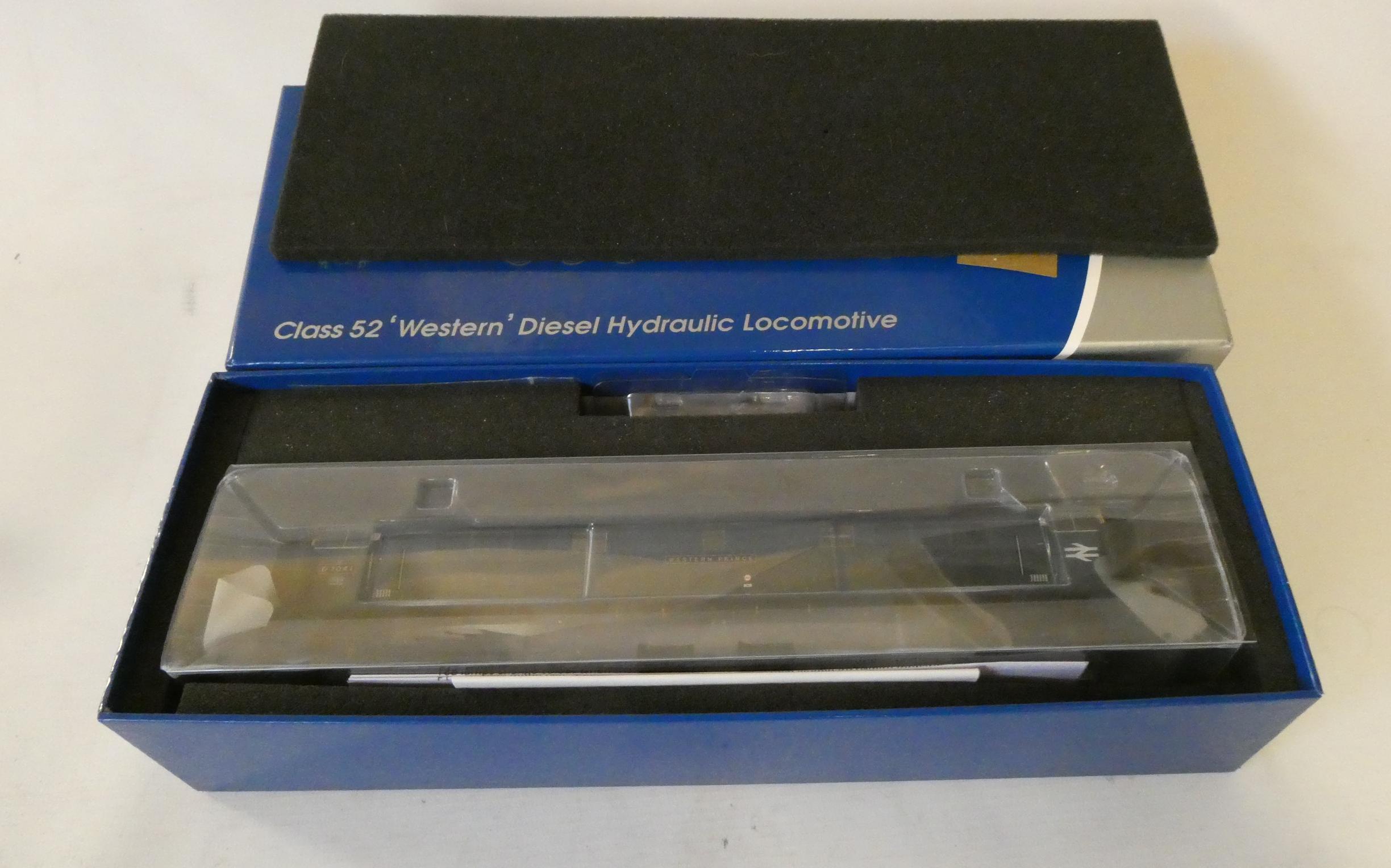 Dapol Class 52 Western diesel hydraulic locomotive finished in BR Blue Western Prince, boxed, Image
