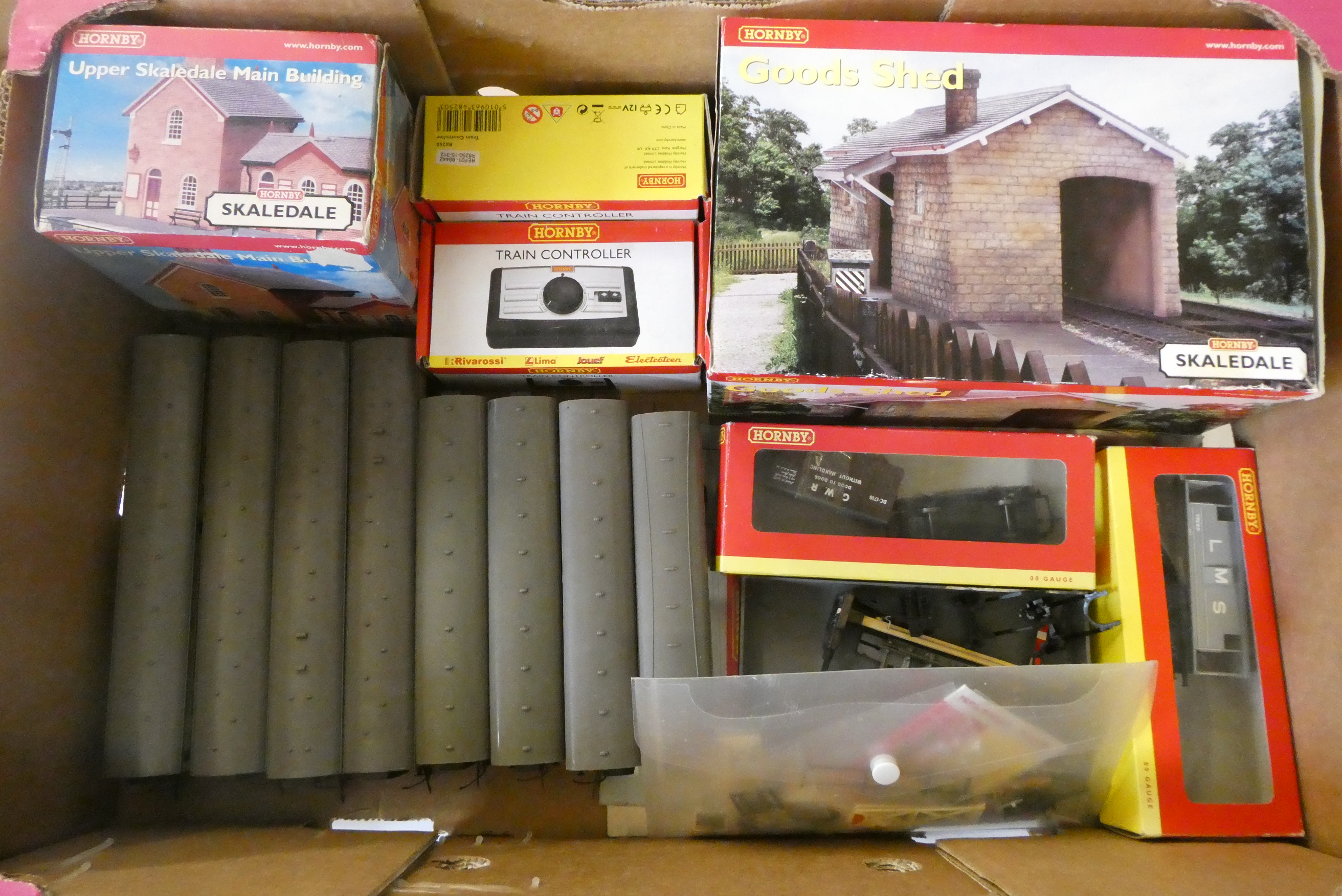 Hornby trackside accessories including engine shed and station building and eight Triang passenger Image