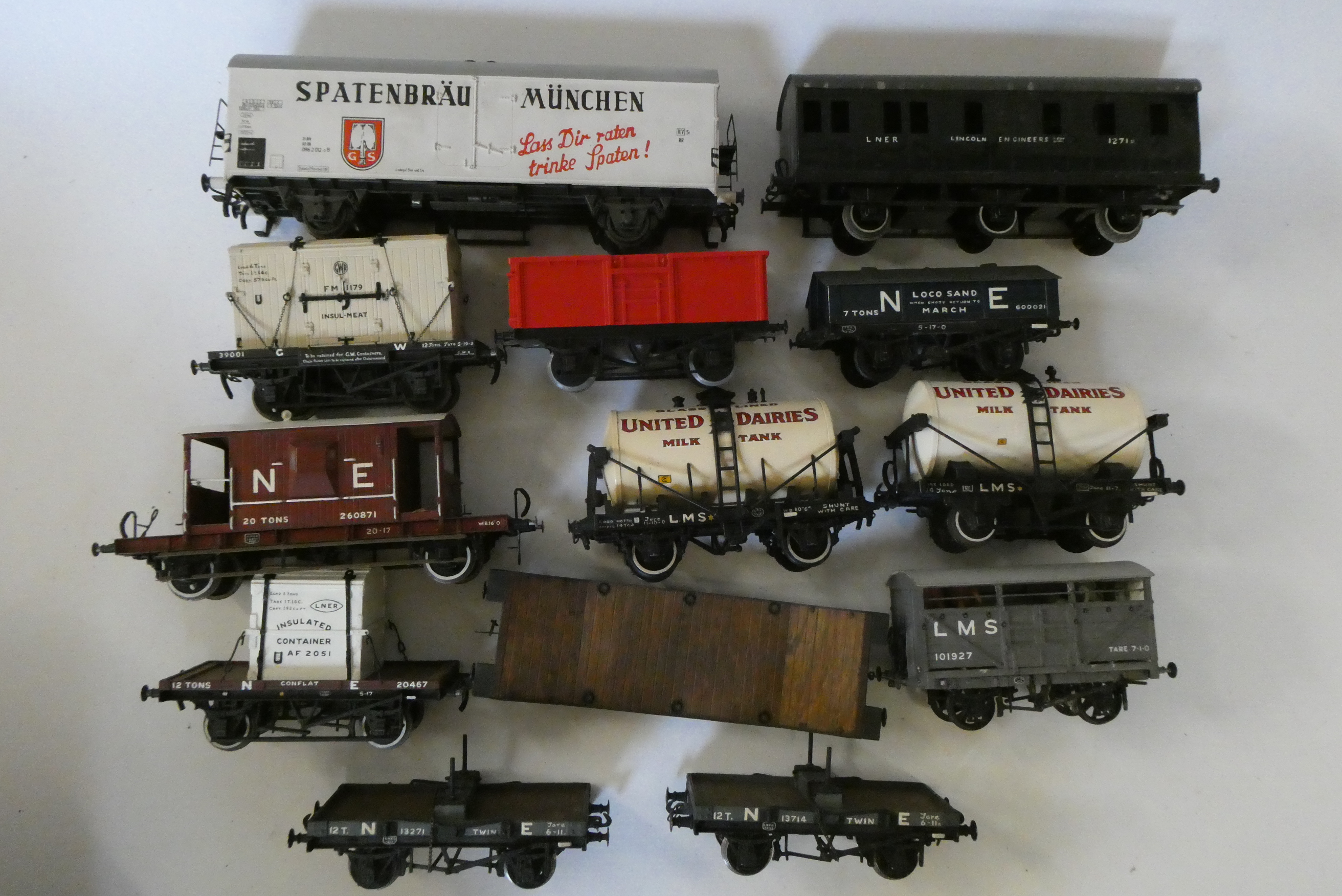 Twenty 0 gauge goods wagons Image