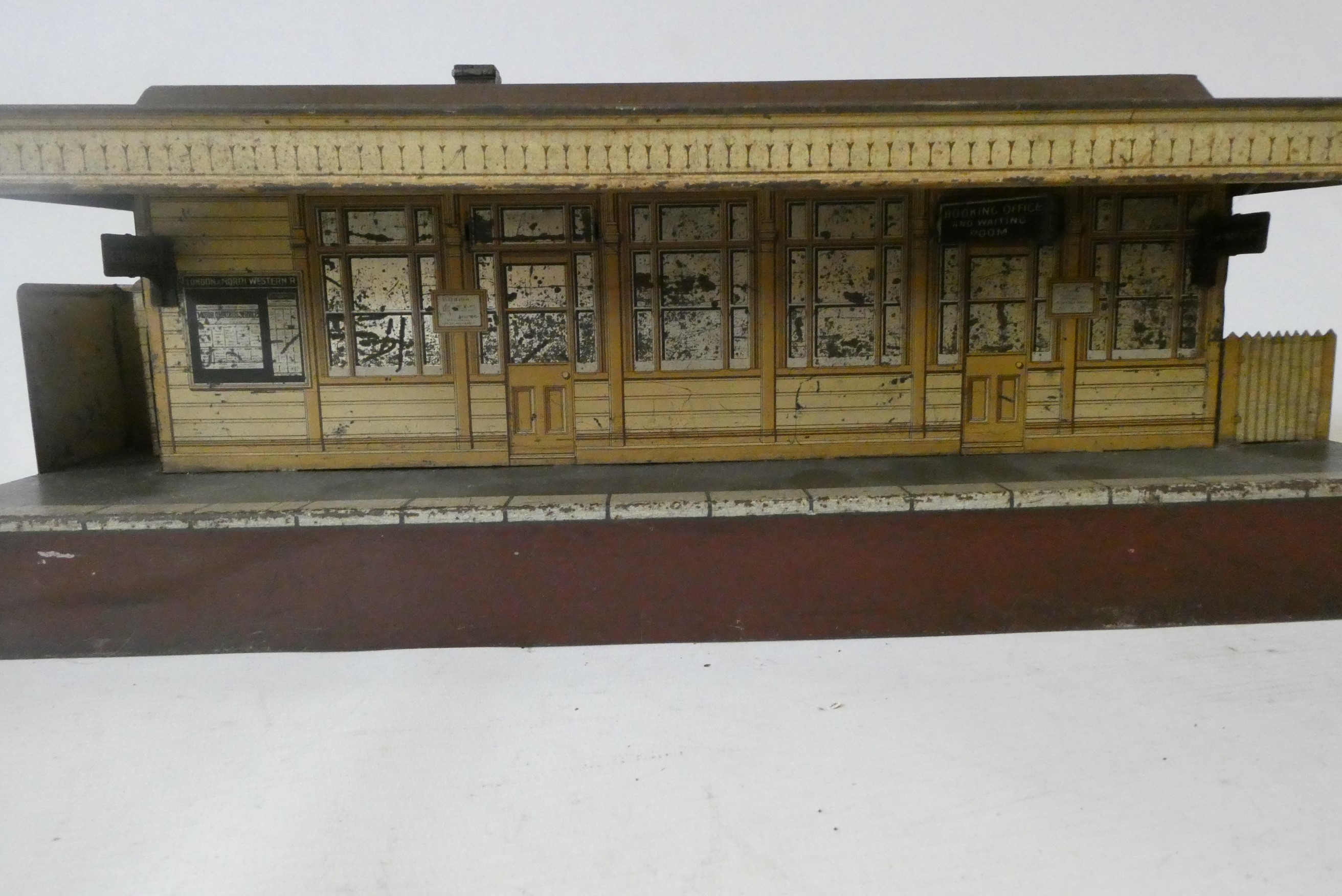 Carette tin printed railway station with two platform sections finished in London and Northwestern Image