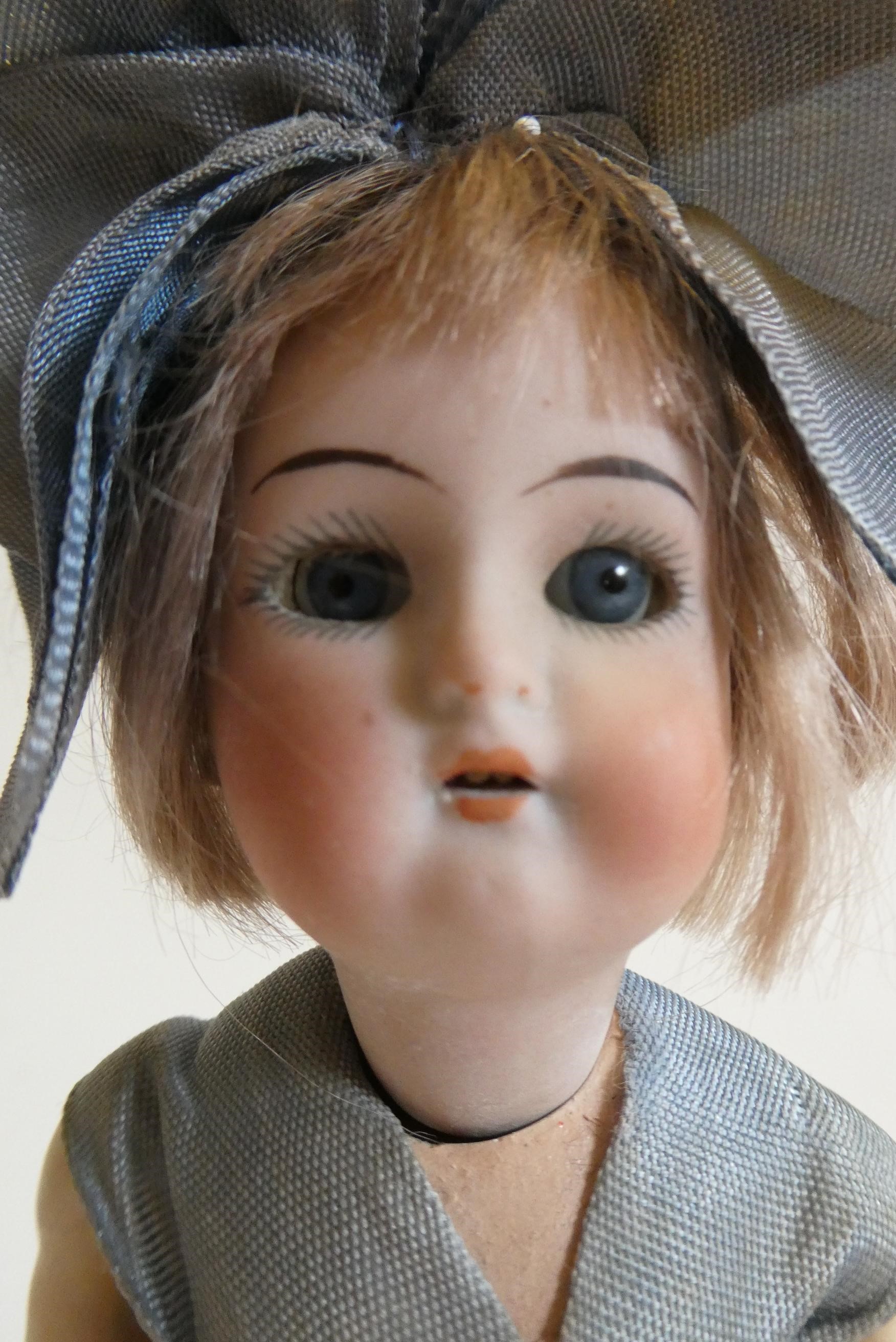 A Kammer & Reinhardt Halbig bisque socket head doll Image