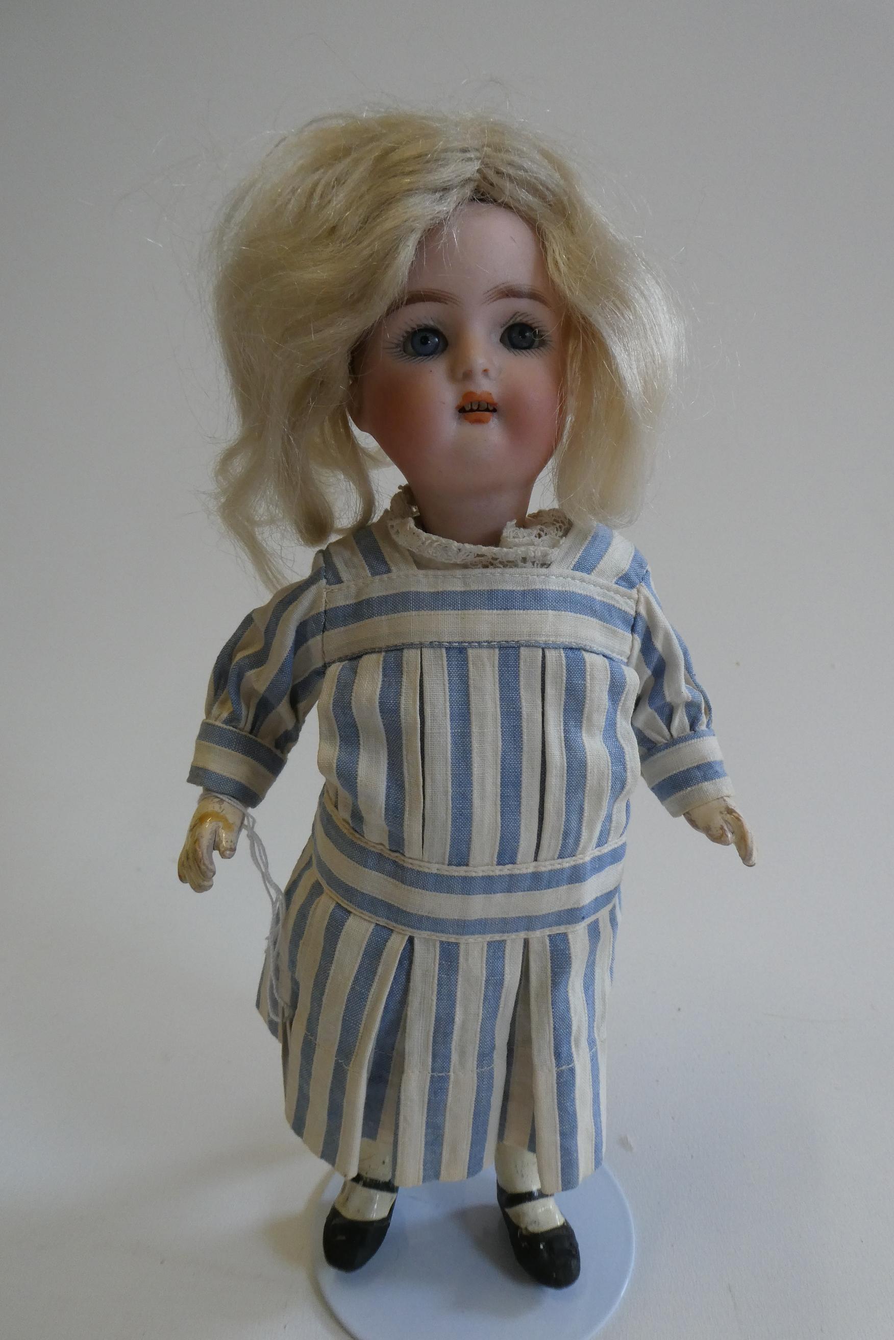 A Kammer & Reinhardt Halbig bisque socket head doll Image