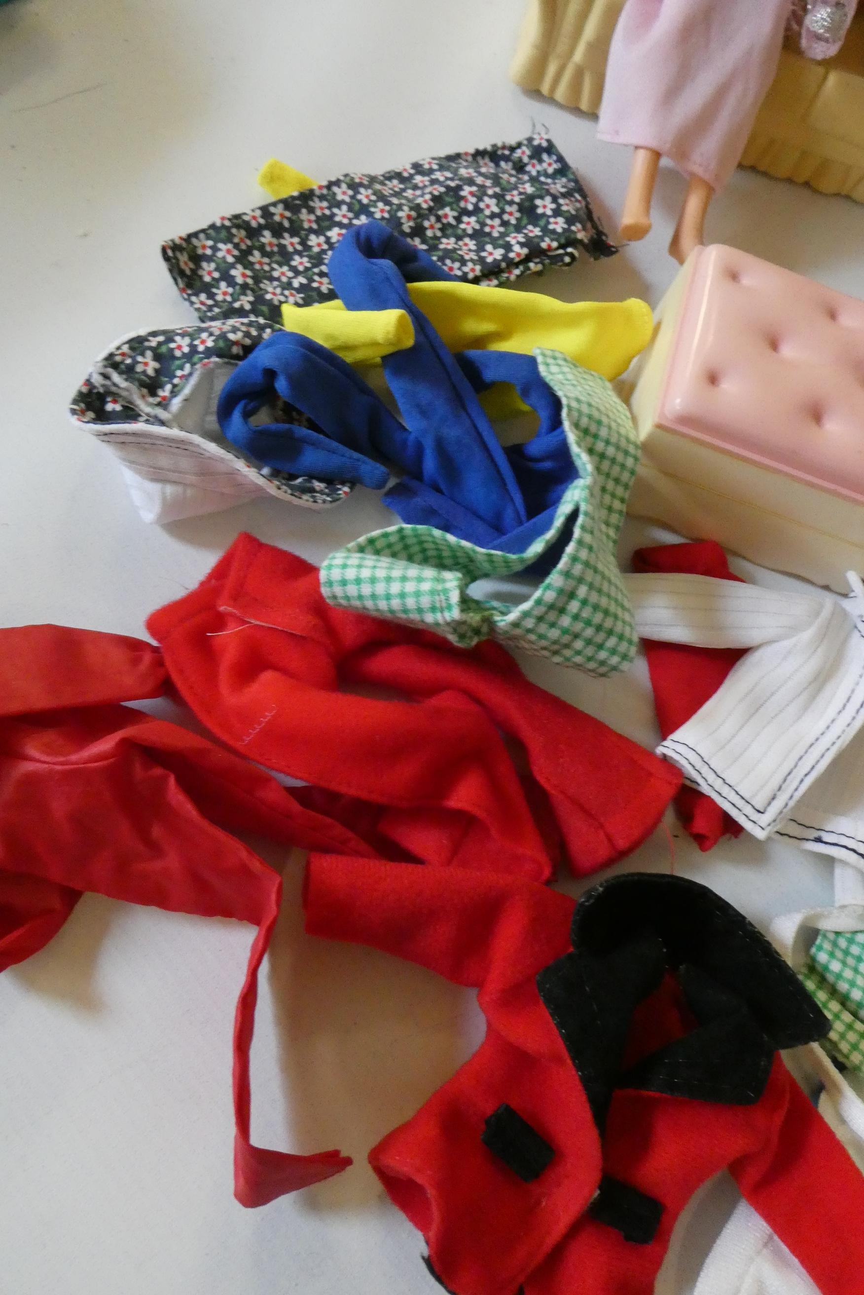 Two Sindy dolls, accessories and clothing, one marked 033055X and the other marked 2 GEN 1077 Image