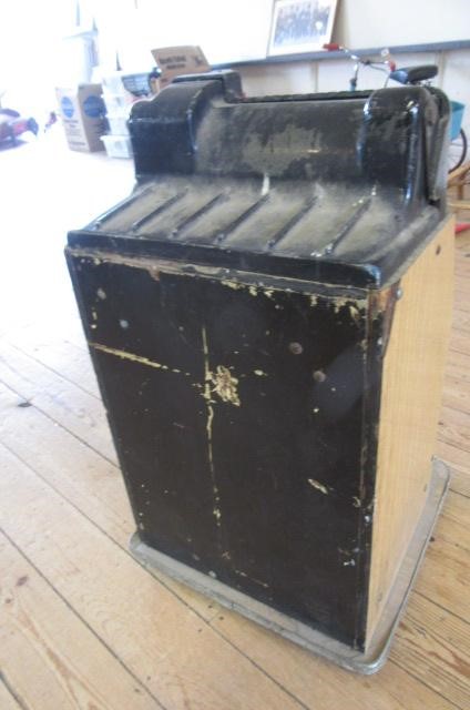 A Clubmaster Aristocrat one-armed bandit gaming machine Image