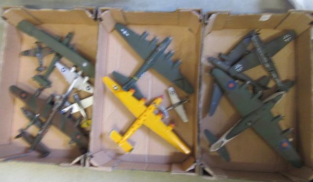 One hundred First and Second World War model aircraft by Airfix Image