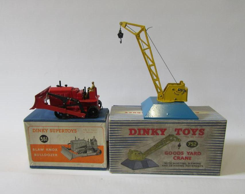 561 Blaw Knox Bulldozer (red) Image