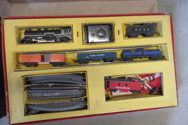 A Triang R8X train set Image