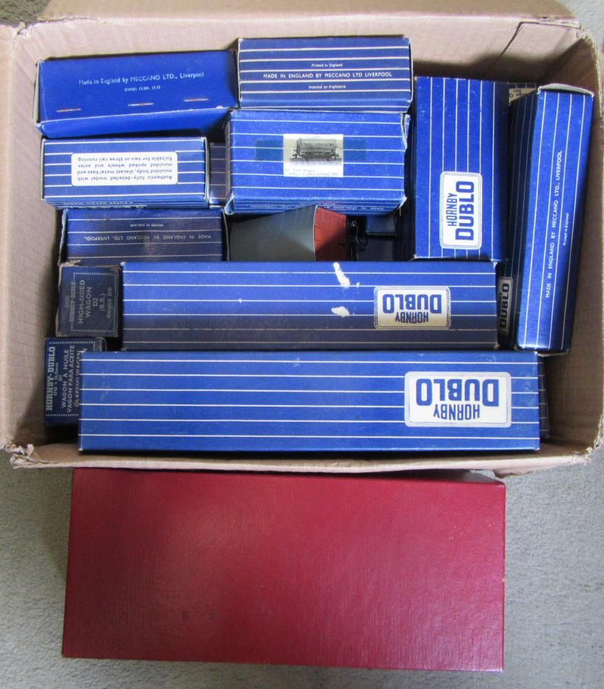 Hornby Dublo rolling stock including eight coaches for three rail operation Image