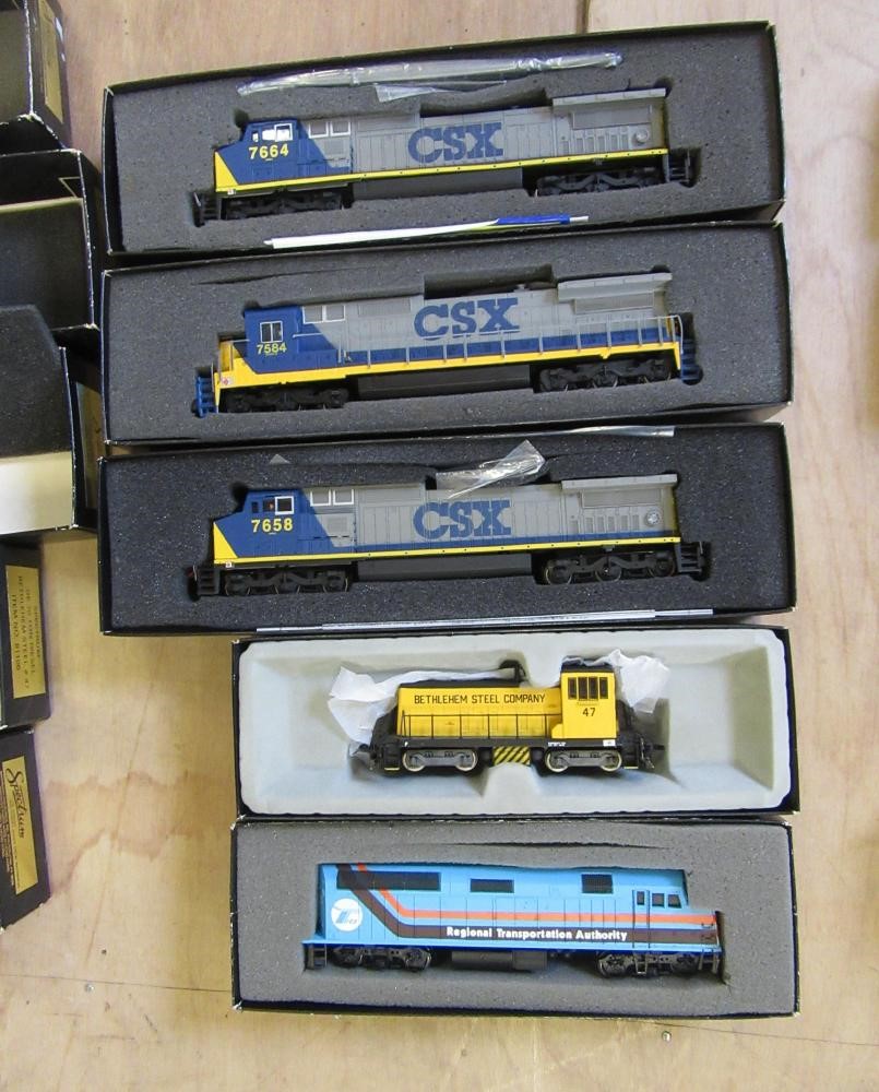 Five Bachmann Spectrum American diesel locomotives including three Dash 9-40C Image