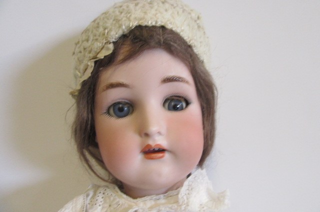 A Simon & Halbig K&R bisque socket head doll Image