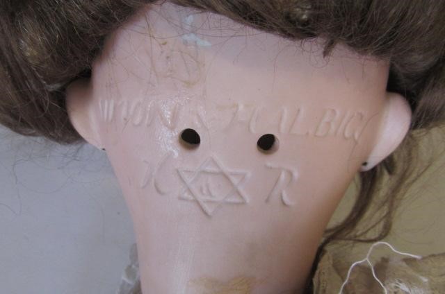 A Simon & Halbig K&R bisque socket head doll Image