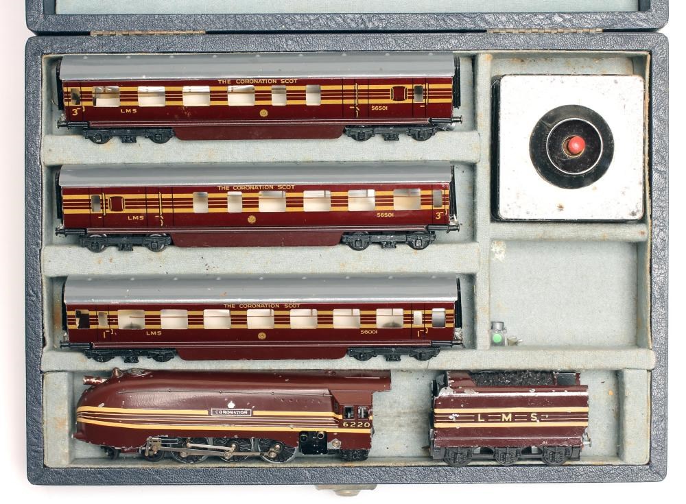 Trix Twin Coronation Train Set with L.M.S. Coronation 4-6-2 Locomotive and Tender Image