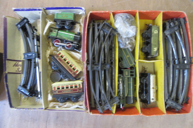 Hornby Clockwork Train Set with green locomotive and two coaches Image