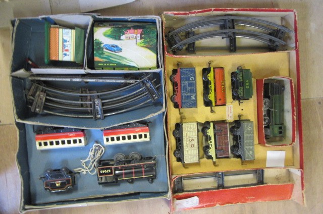 Mettoy Clockwork Train Set with 0-4-0 locomotive and five goods trucks Image
