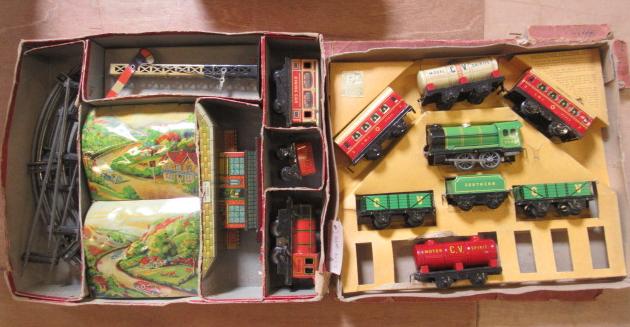 Chad Valley Clockwork Train Set with 0-4-0 locomotive Image