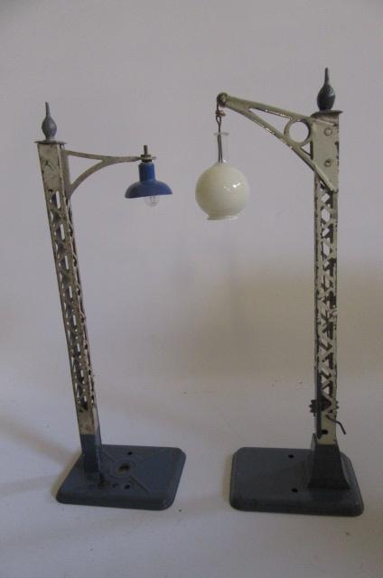Two Hornby yard lamps Image