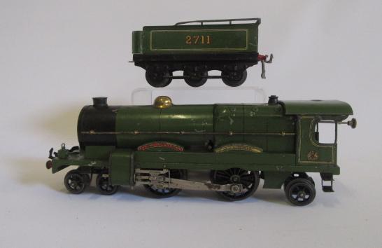 A Hornby clockwork "Flying Scotsman" 4-4-2 locomotive and tender in green (2711 on tender) Image