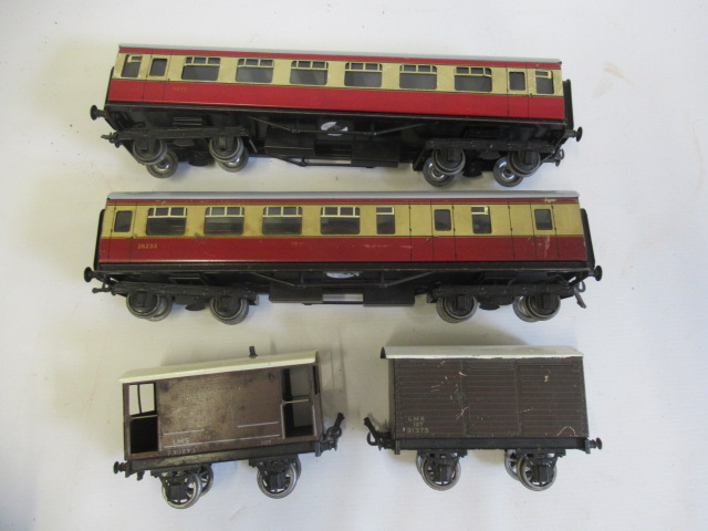 Bassett-Lowke B.R. red/cream bogie coaches and two goods wagons, F (Est. plus 24% premium inc. VAT) Image