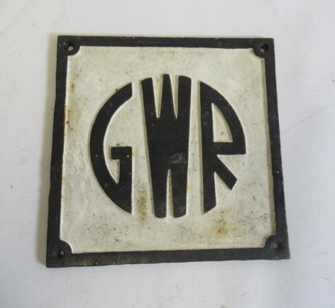 Cast iron G.W.R. Company Plate, black on white, G (Est. plus 24% premium inc. VAT) Image