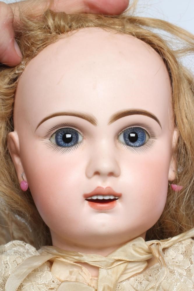 A rare Jumeau phonograph Image