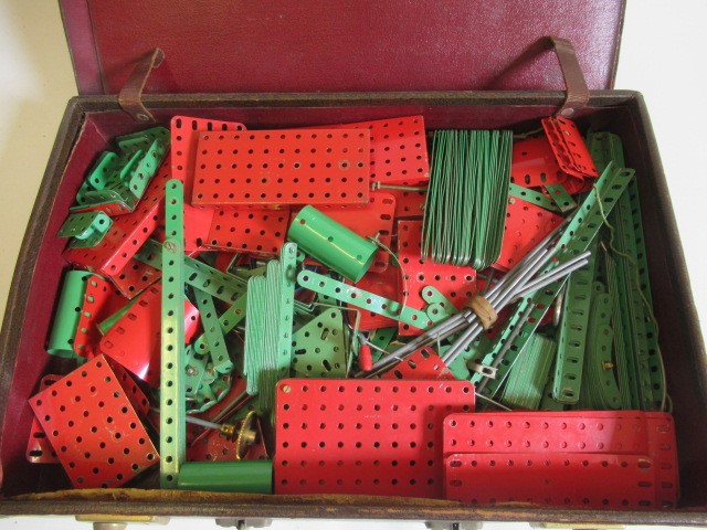 Meccano Outfit No 9A in red/green Image
