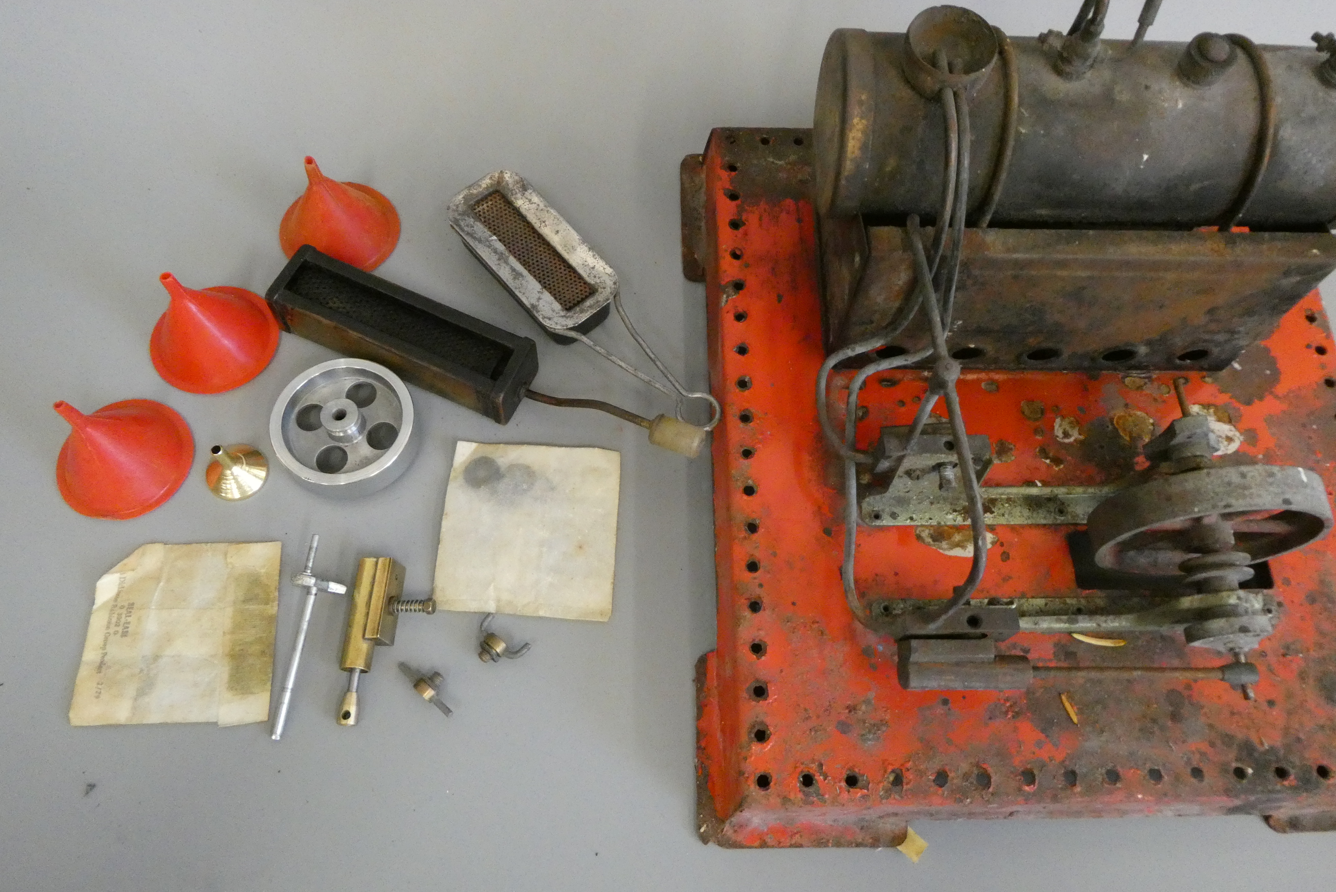 Mamod spare parts including flywheel, cylinder and washers and an s.e.3