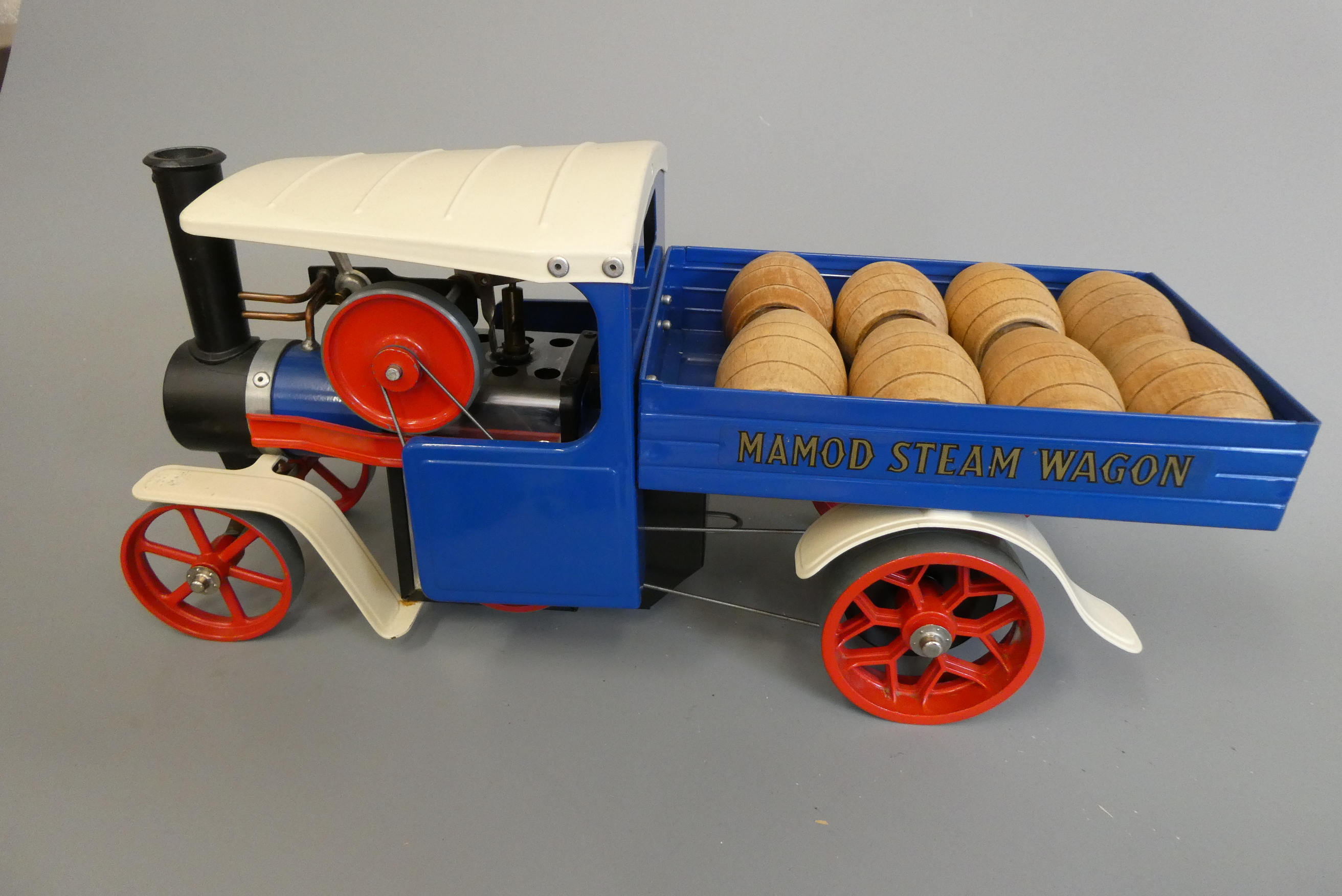 Mamod SW1 steam wagon in blue with wooden barrel load, E (Est. plus 24% premium inc. VAT) Image