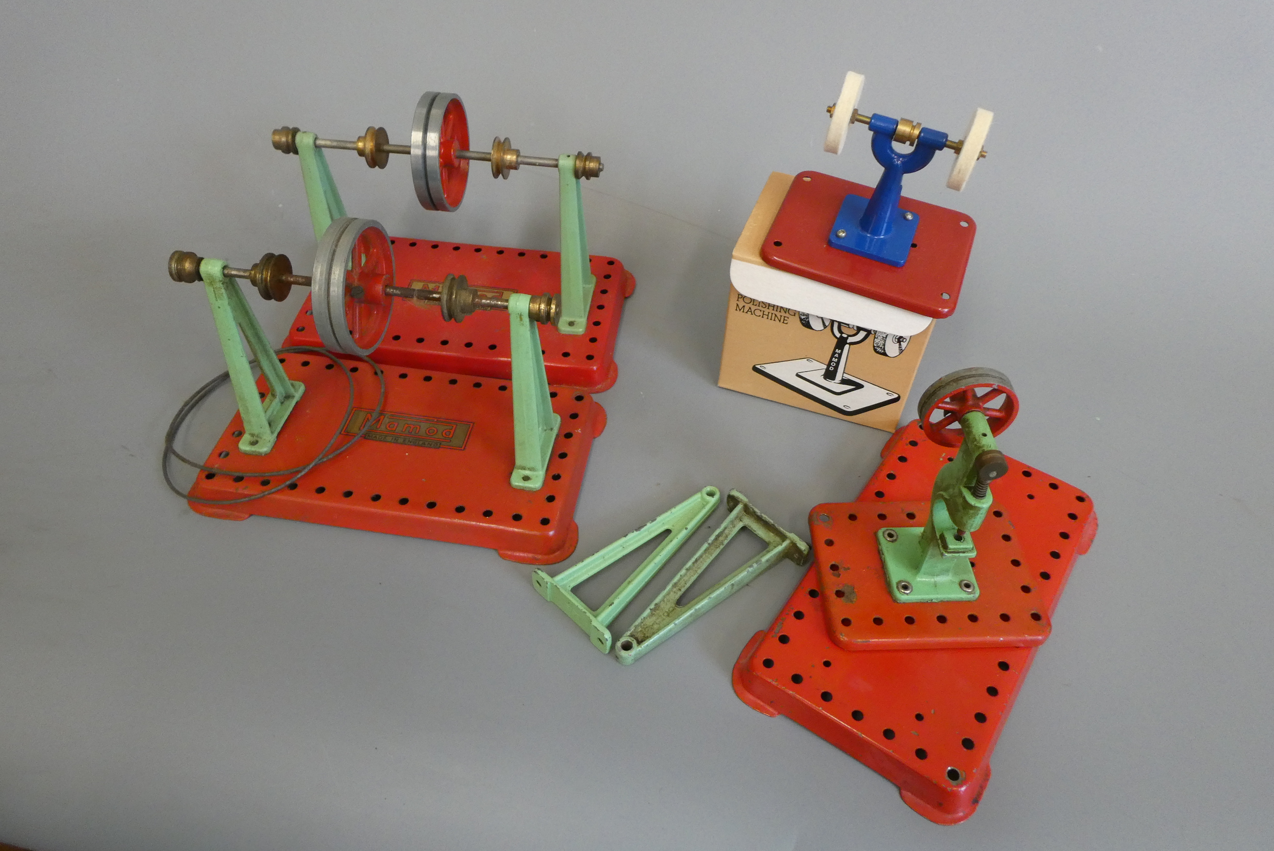 Mamod accessories including two line shafts and grinder, F-G (5) (Est. plus 24% premium inc. VAT) Image