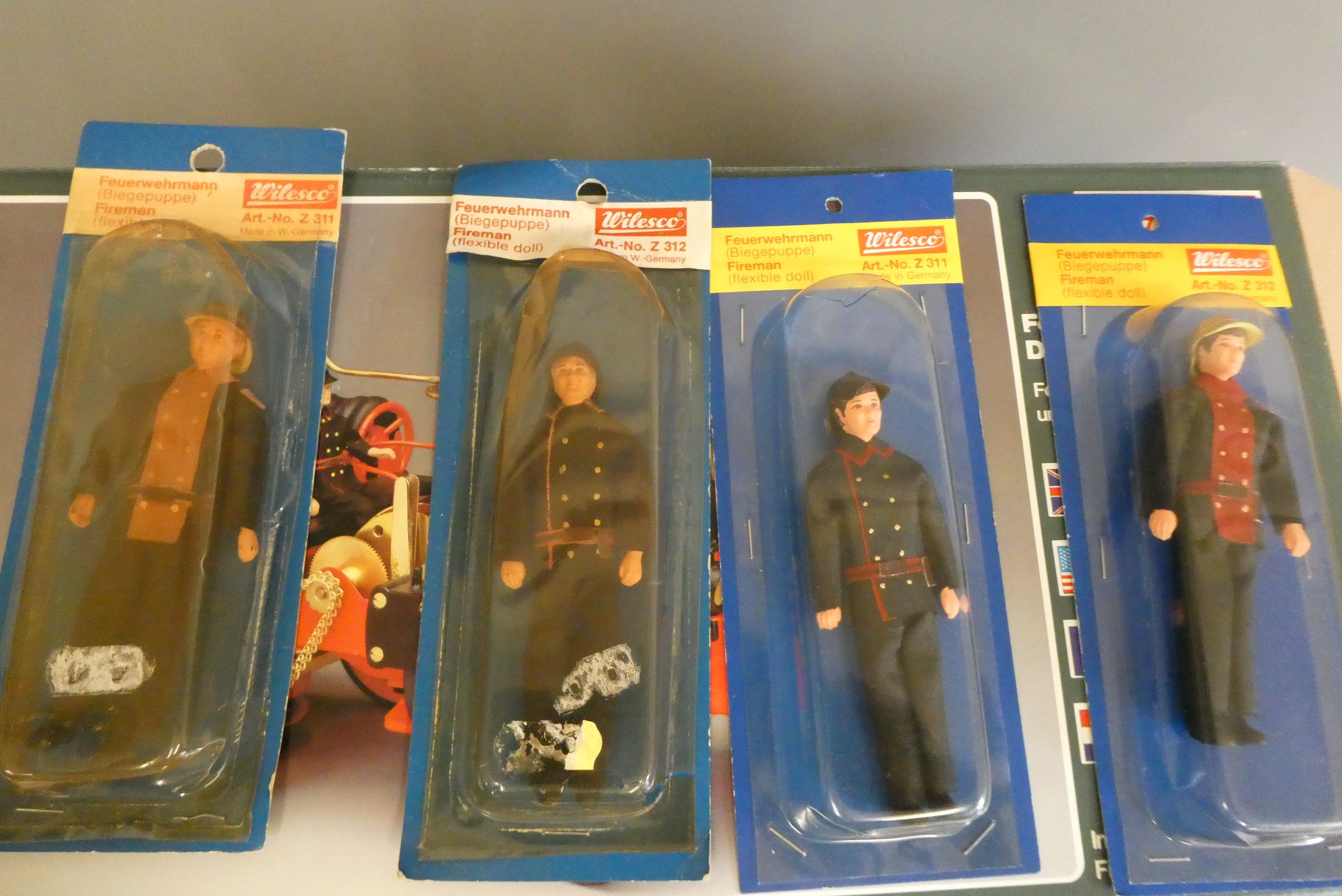 Wilesco Fire Engine with four firemen figures, box E-M (Est. plus 24% premium inc. VAT) Image