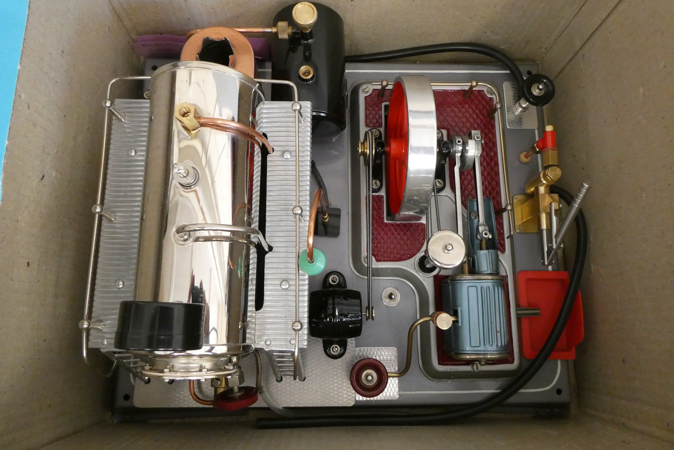 Wilesco D20 steam engine fitted with gas burner picture box, E (Est. plus 24% premium inc. VAT) Image