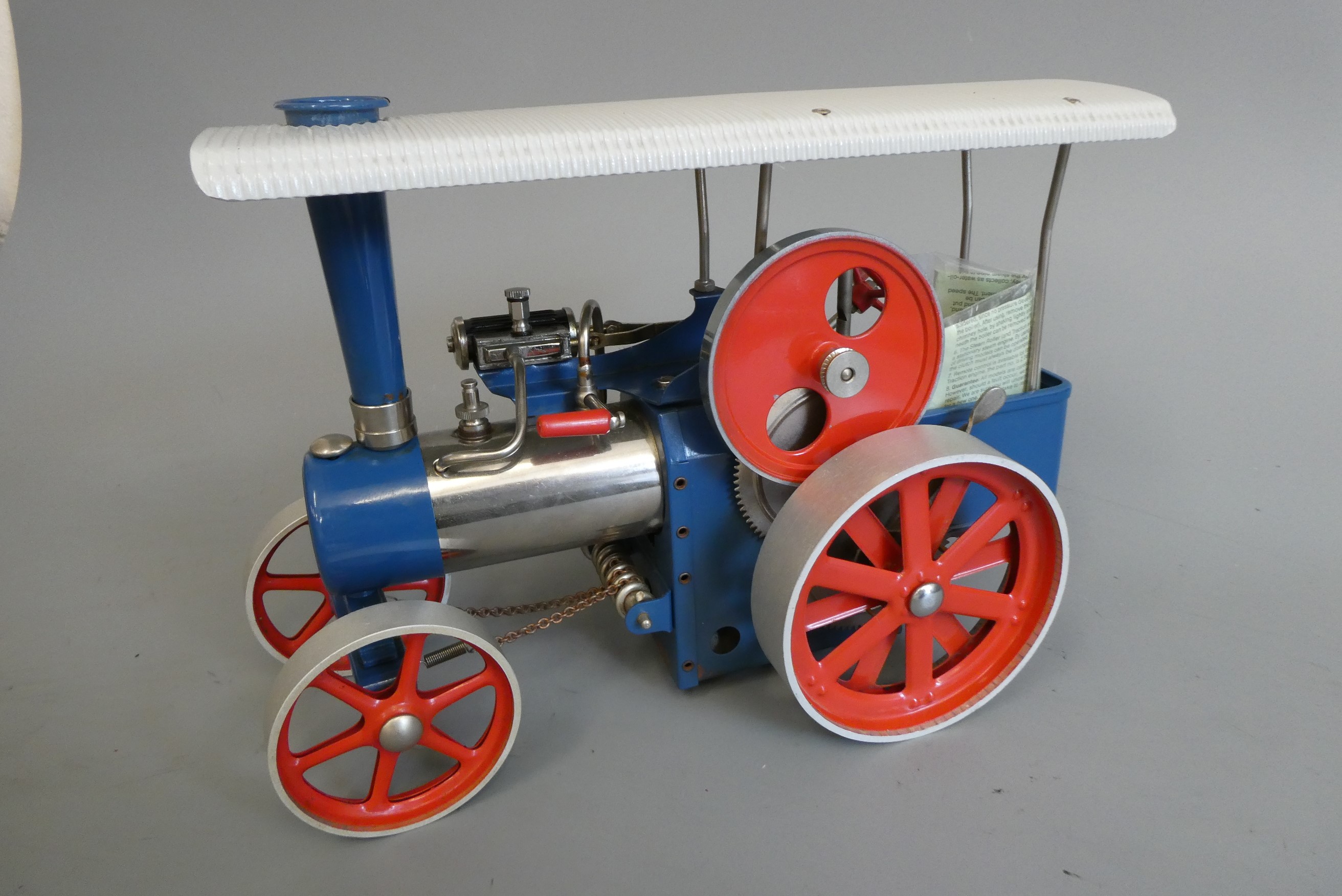 Wilesco D405 traction engine finished in blue, very little use, G-E (Est. plus 24% premium inc. VAT) Image