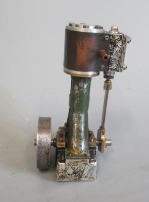 Single cylinder vertical steam engine, 3/4" bore, non reversing, F (Est. plus 24% premium inc. VAT) Image