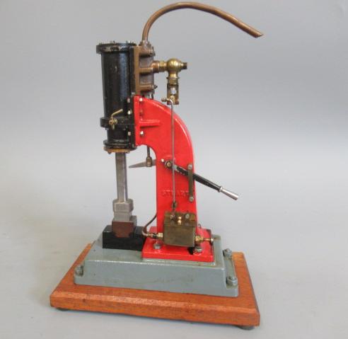Stuart steam hammer finished in red/grey, on wood base, G (Est. plus 24% premium inc. VAT) Image