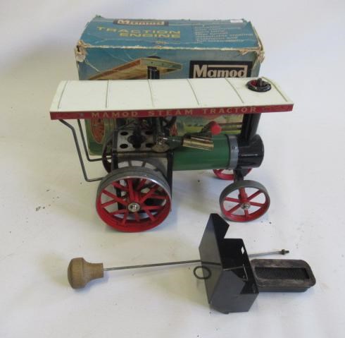 Mamod TE1a traction engine, early box with burner and steering rod, box F, model F-G (Est. plus 24% Image