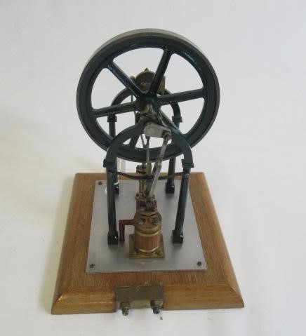 An arch pillar frame over crank steam engine Georgina, a very well made model finished in green, Image