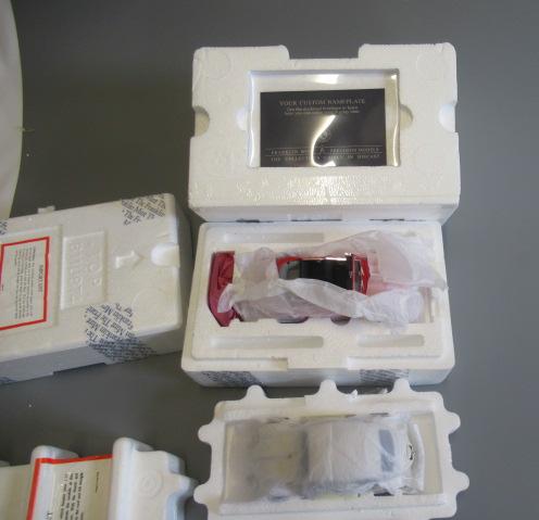 Franklin Mint 1967 VW Beetle Cabriolet, 1967 VW Veetle and 1999 VW Beetle, all items boxed, E-M Image