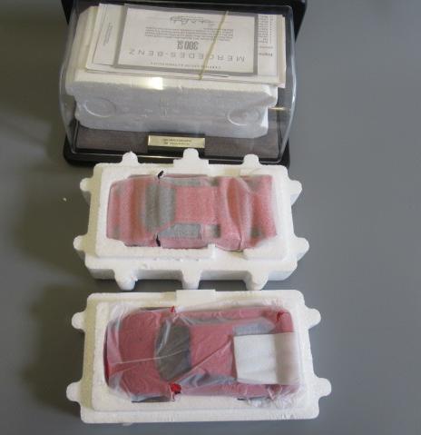 Franklin Mint Ferrari F40, Lamborghini Countach and Mercedes SL300, all items boxed, E-M (Est. plus Image