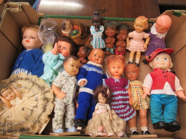 Two trays of mixed vintage dolls and figures, including celluloid, plastic, composition and vinyl Image