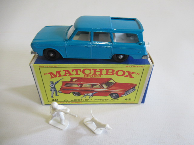 Matchbox 42b Studebaker Lark Wagonaire, light blue body and sliding roof, box M, model M (Est. plus Image