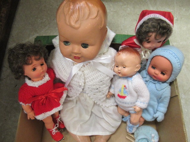 Two trays of mixed vintage dolls, including two Roddy dolls and other mainly plastic and vinyl Image