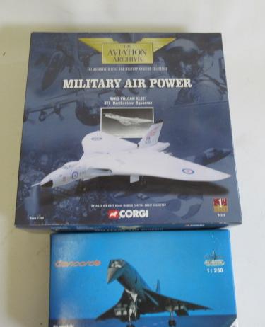 Aviation Archive Avro Vulcan XL321 and B.A. Concorde in 1:250 scale, boxed E (Est. plus 24% premium Image