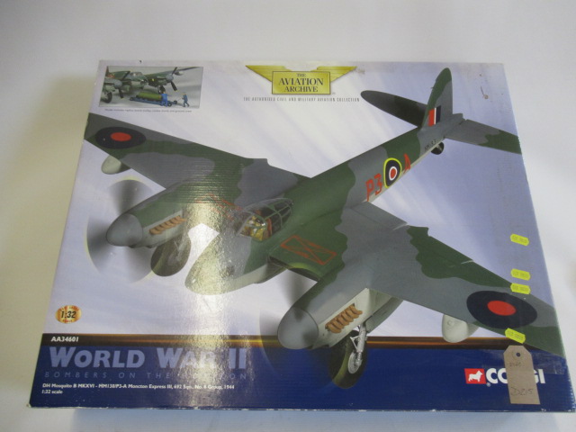 Aviation Archive 1:32 scale D.H. Mosquito 692 Squ No.8 group, boxed E (Est. plus 24% premium inc. Image