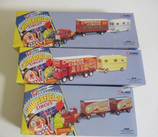 Corgi Classics Showmans models 97915 Scammell Highwayman,Chipperfield,97888 Foden Pole Truck Image