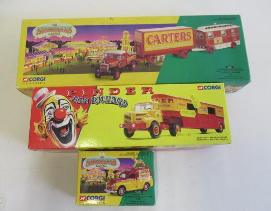 Corgi Classics 0661 Morris, 70301 Berliet Semi and 16501 Scammell with caravan "Carters", boxed E Image