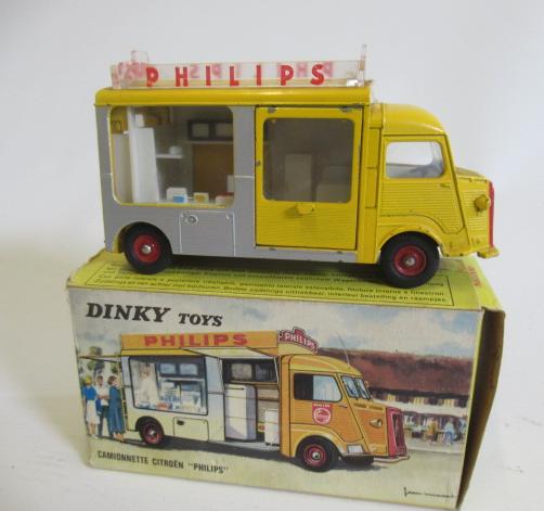 French Dinky 587 Citroen H Display van "PHILIPS", yellow picture box has one end flap missing, model Image