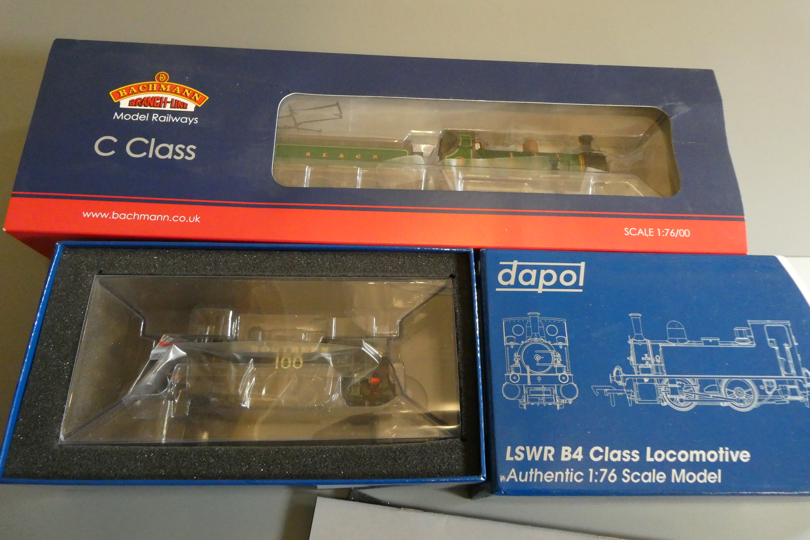 Dapol S.R. B4 0-4-0T and Bachmann S.E.C.R. C Class 0-6-0, boxed E-M (Est. plus 24% premium inc. VAT) Image