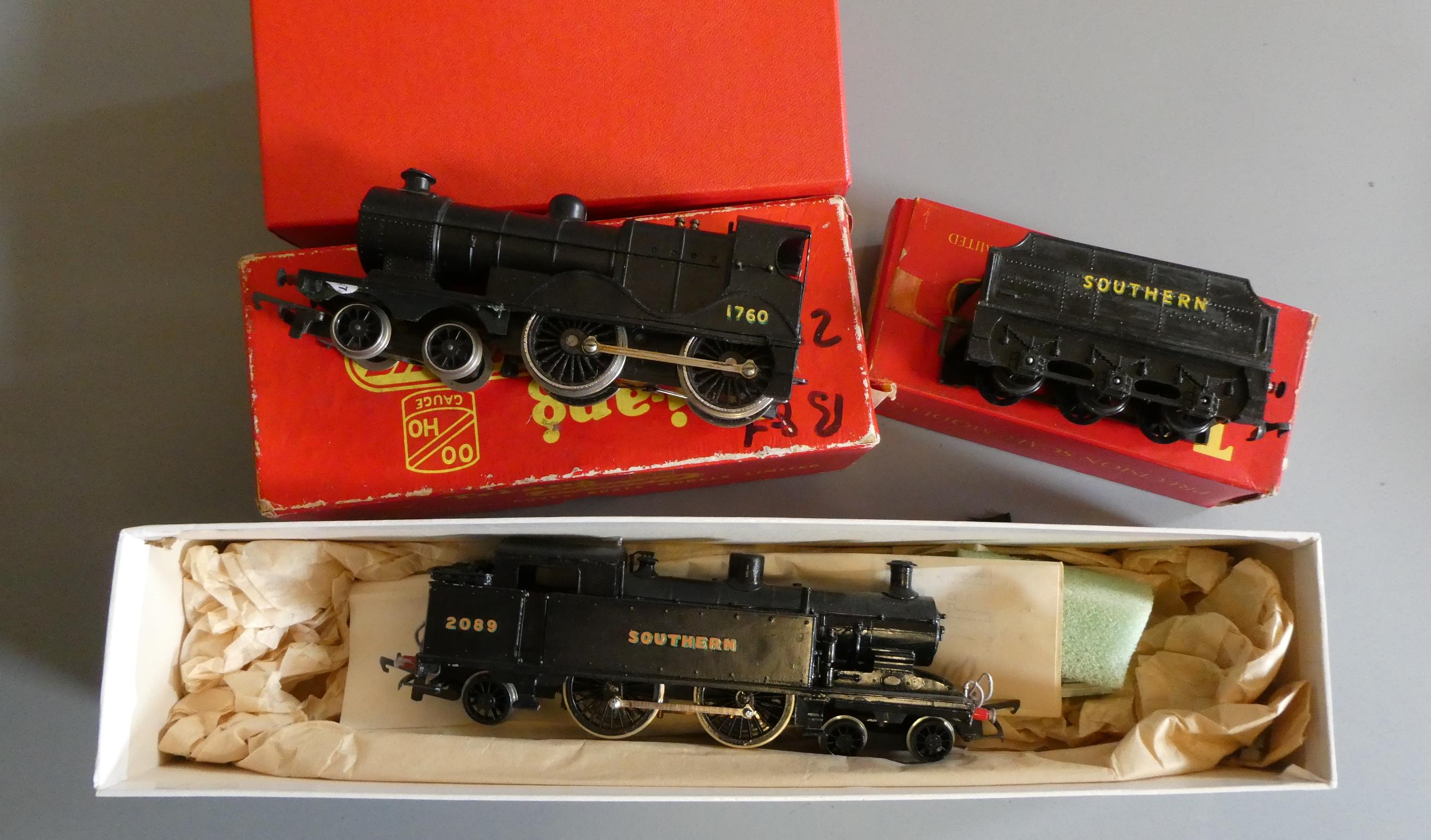 S.R. I3 4-4-2T in black 2089, a Triang repainted 4-4-0 in S.R. black 1760 and a Triang black S.R. Image